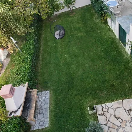 George House アパート *