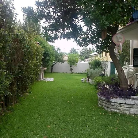 George House アパート