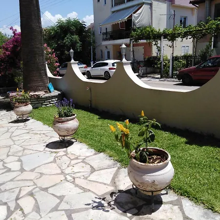 George House Apartman *
