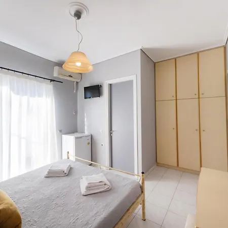 Apartment George House Kariotai
